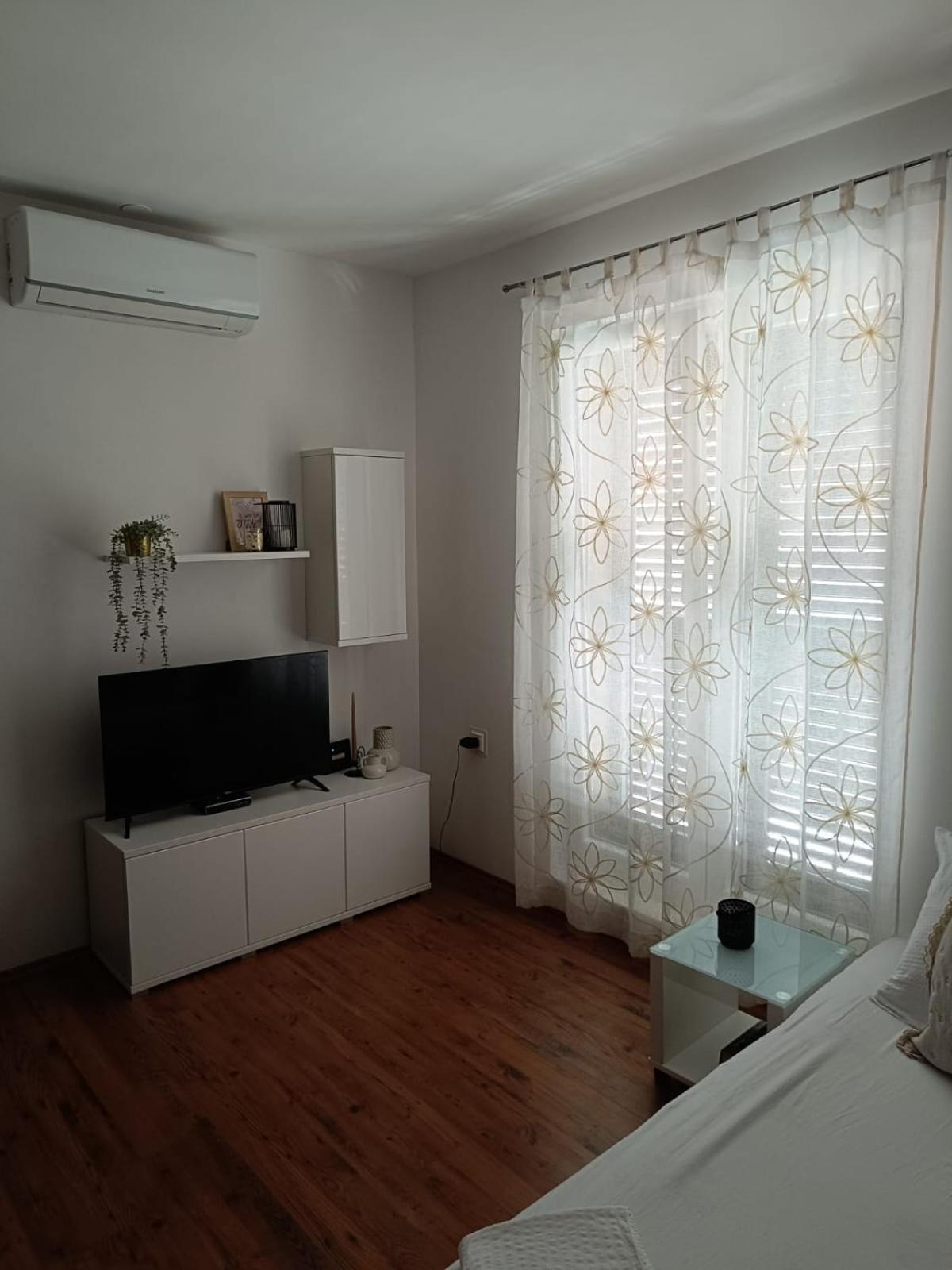 Lino Apartment Ivan Dolac Exterior photo